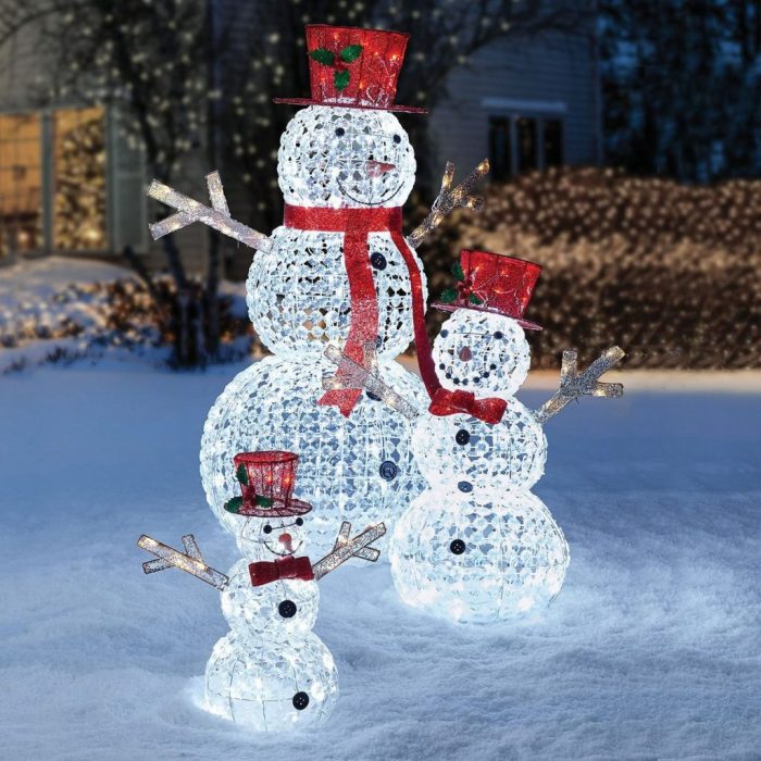 How to Create Affordable Outdoor Snow Decorations Easily