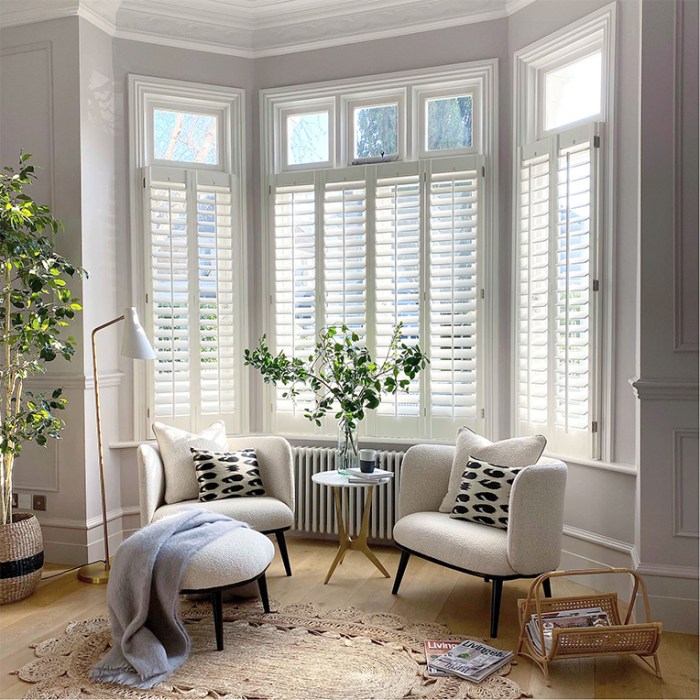 How to decorate bay windows in bedroom