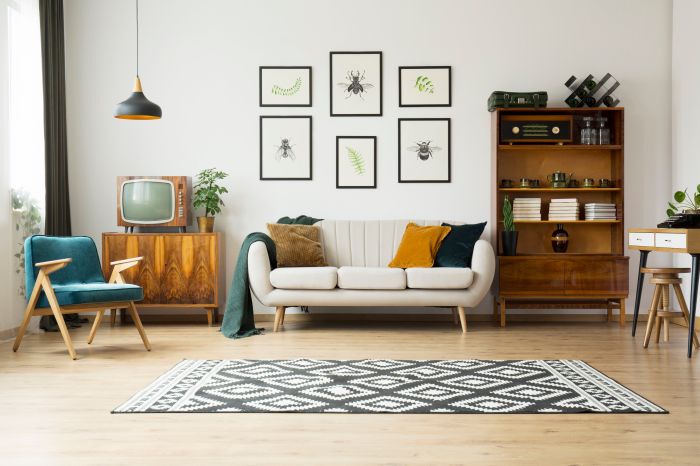 How to decorate living room with old stuff