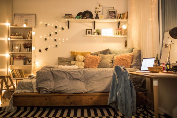 How to Decorate a Small College Dorm Room on a Budget